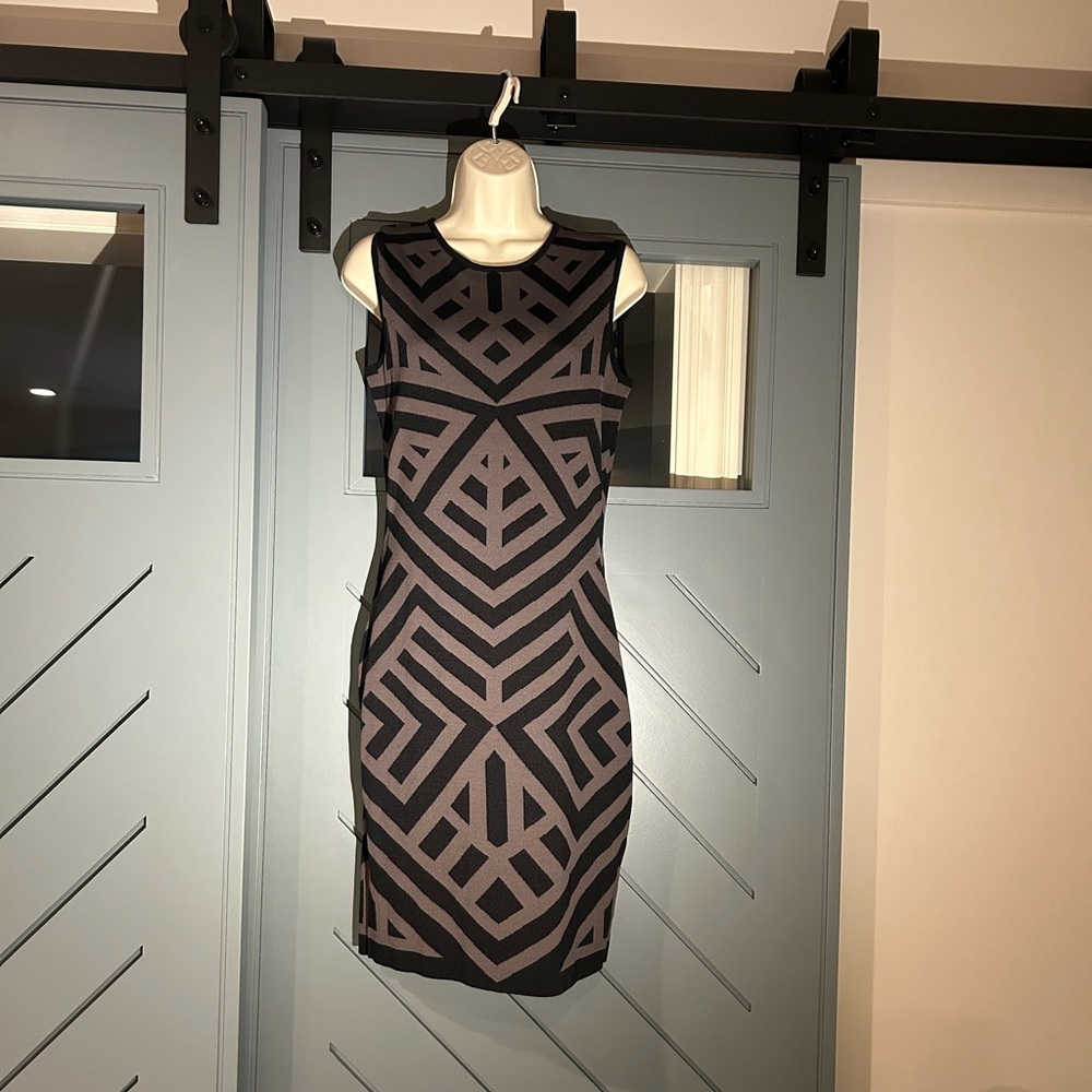 Katherine Barclay Black pattern dress